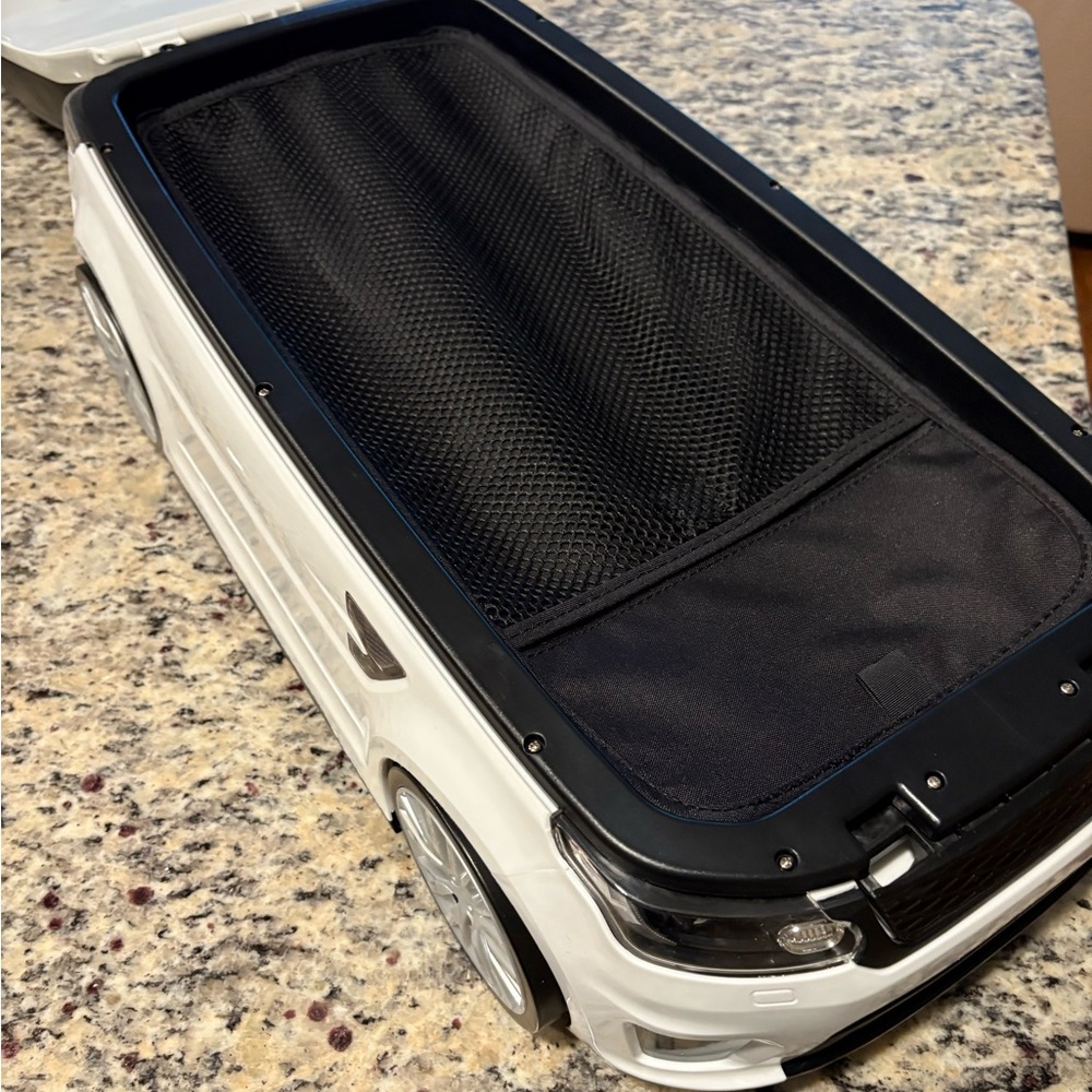RANGE ROVER Children's Ride-On Luggage - RANGE ROVER NEW without box! - Picture 6 of 8